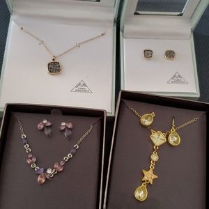 Fashion necklace with earrings